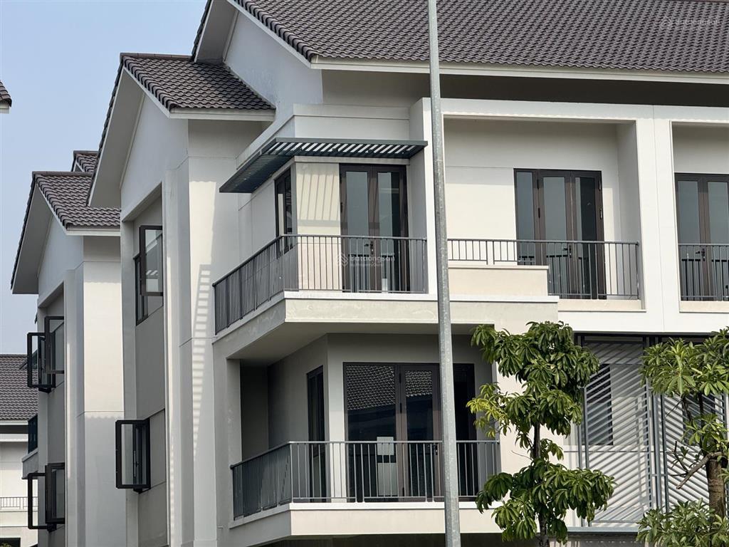 Chủ đang công tác ngoài đảo xa cần bán btsl 180m2  11,x tỷ cách vin rvs 7km kđt centa riverside