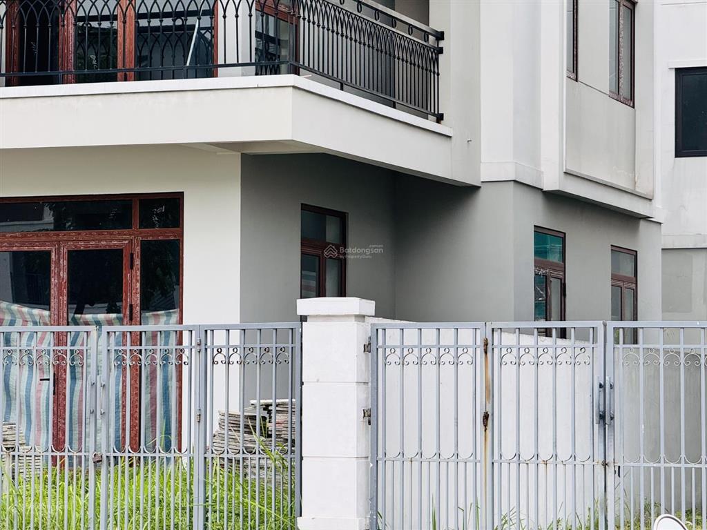 Chỉ 1 căn btsl 180m2 bán đối diện công viên sẵn sổ lâu dài chỉ 15,x tỷ kđt centa riverside từ sơn