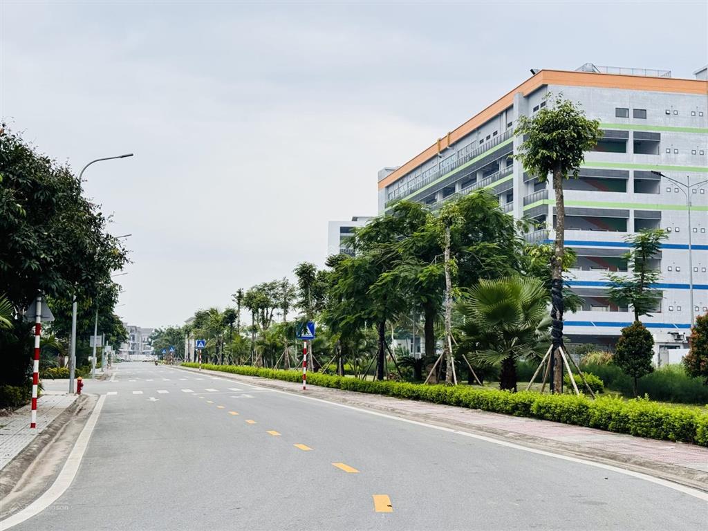 Chỉ 1 căn btsl 180m2 bán đối diện công viên sẵn sổ lâu dài chỉ 15,x tỷ kđt centa riverside từ sơn