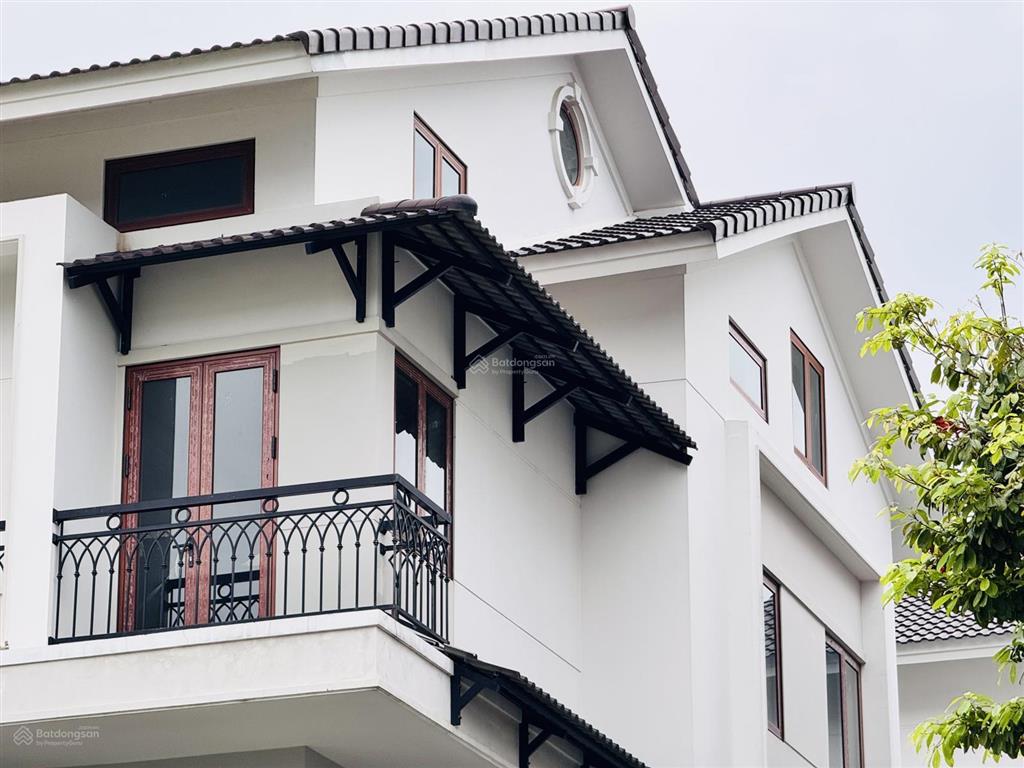 Chỉ 1 căn btsl 180m2 bán đối diện công viên sẵn sổ lâu dài chỉ 15,x tỷ kđt centa riverside từ sơn