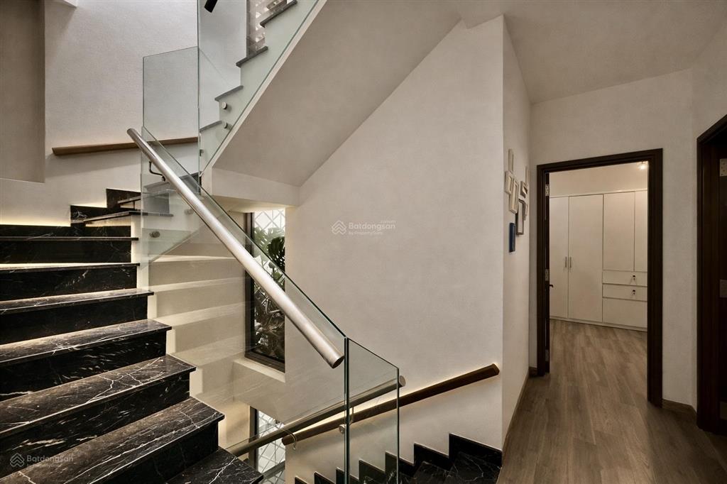 Villa ẩn mình giữa lòng phú nhuận