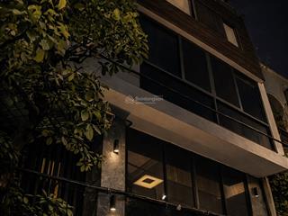 Villa ẩn mình giữa lòng phú nhuận