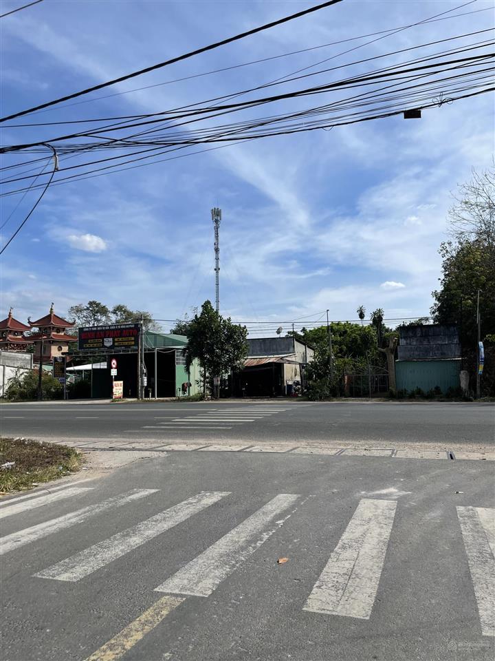 Giảm sốc 550tr bán gấp lô góc 420m2 mặt tiền đường cao bá quát kế chợ chơn thành, giá chỉ 2 tỷ nhỏ