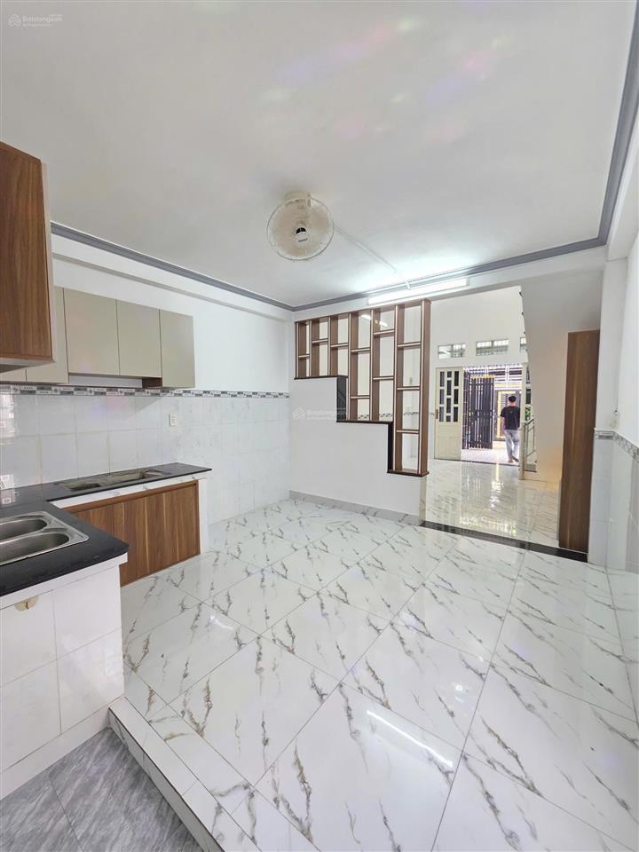 Giảm hơn 200tr cần bán nhanh nhà chợ xóm vắng dĩ an, bd cũ. dt 83,5m2 có 3pn, giá chỉ 4.280tỷ