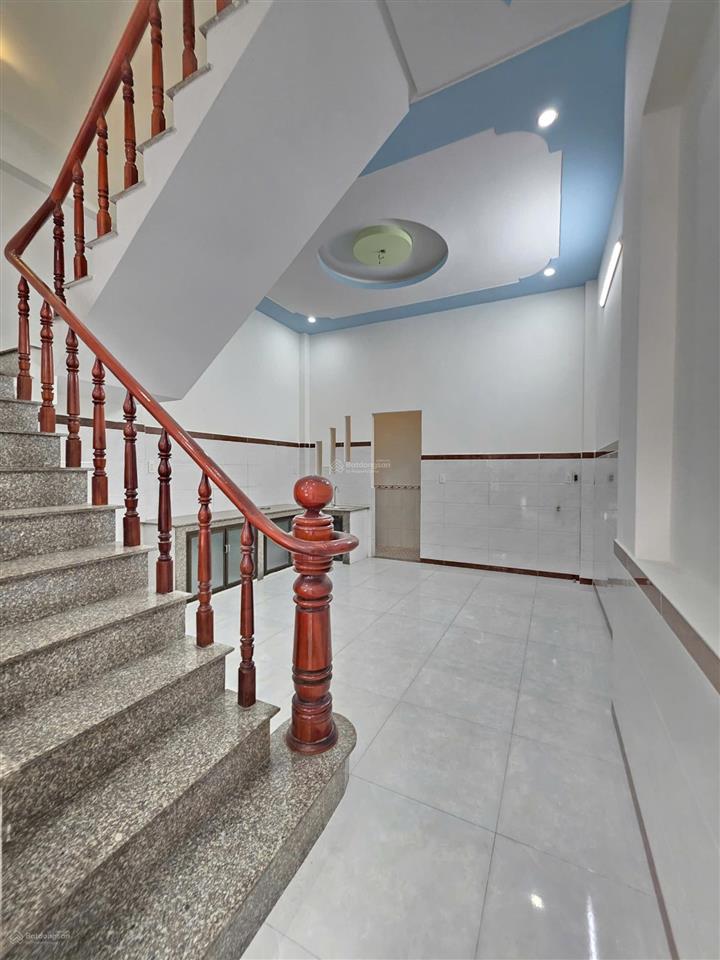 Bán nhà tân đông hiệp dĩ an 1 trệt 1 lầu đường thông ô tô. dt 67,6m2, 3pn giá chỉ 4,2 tỷ còn tl