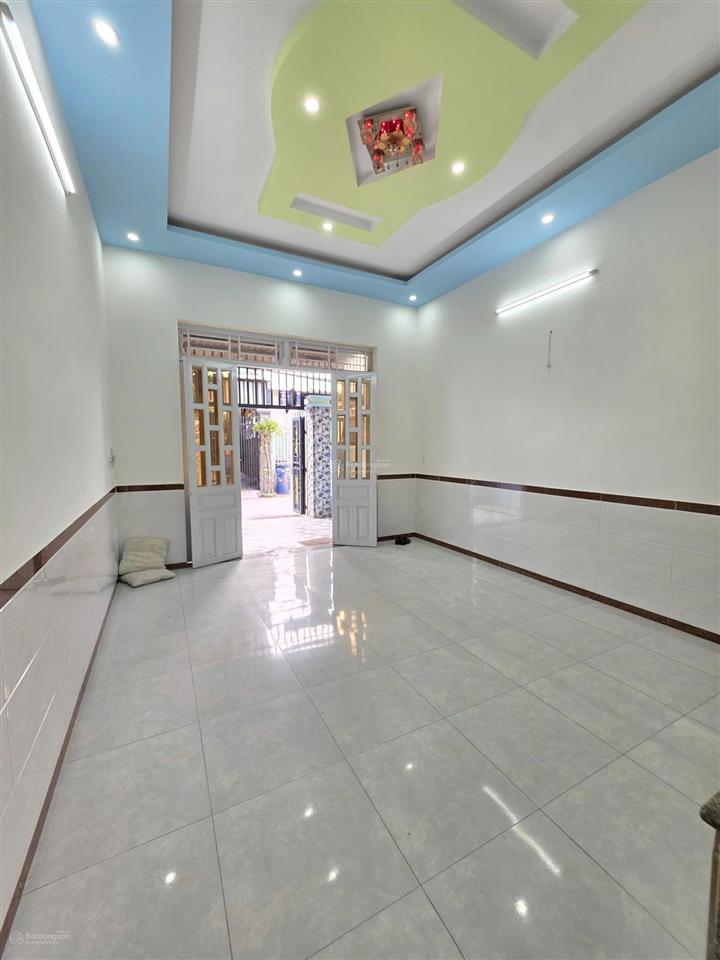 Bán nhà tân đông hiệp dĩ an 1 trệt 1 lầu đường thông ô tô. dt 67,6m2, 3pn giá chỉ 4,2 tỷ còn tl