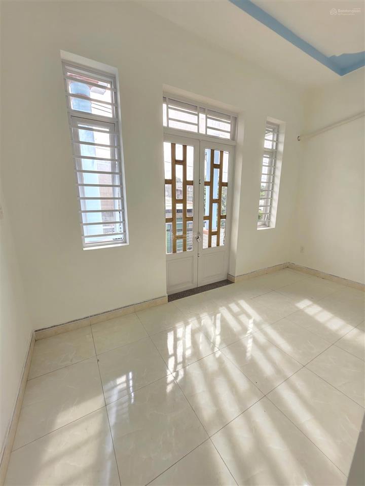 Bán nhà tân đông hiệp dĩ an 1 trệt 1 lầu đường thông ô tô. dt 67,6m2, 3pn giá chỉ 4,2 tỷ còn tl