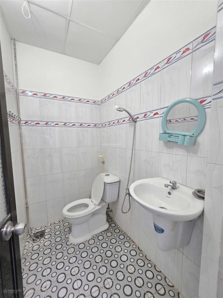 Bán nhà tân đông hiệp dĩ an 1 trệt 1 lầu đường thông ô tô. dt 67,6m2, 3pn giá chỉ 4,2 tỷ còn tl