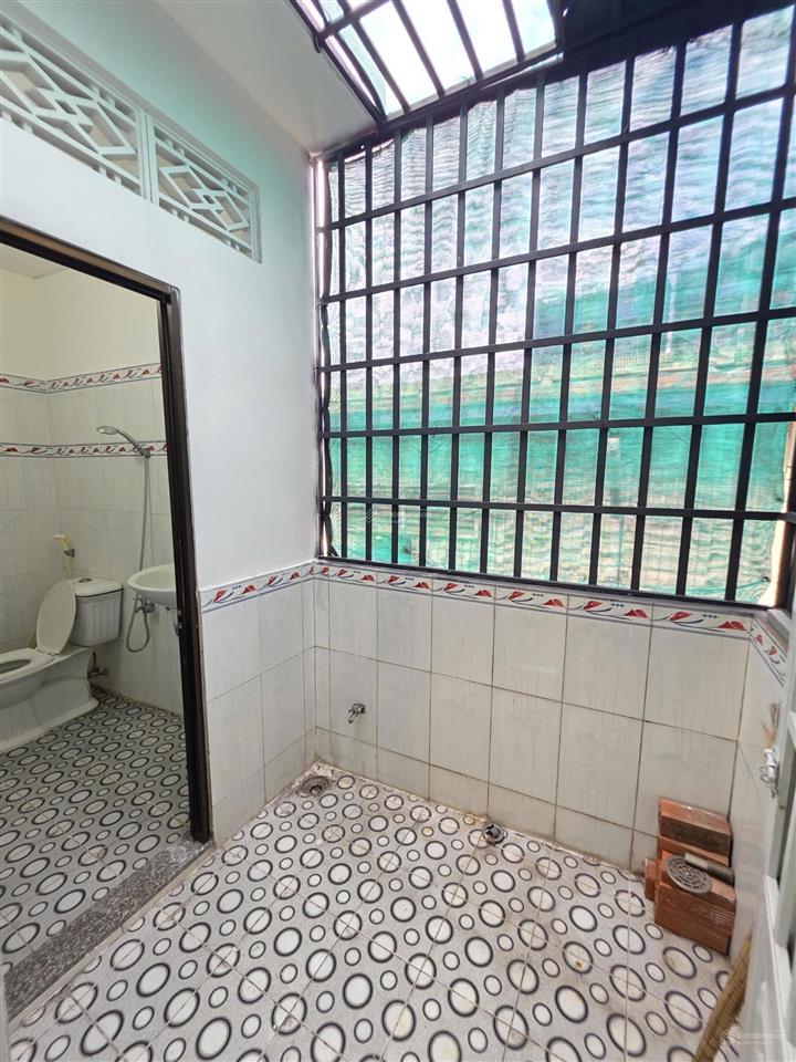 Bán nhà tân đông hiệp dĩ an 1 trệt 1 lầu đường thông ô tô. dt 67,6m2, 3pn giá chỉ 4,2 tỷ còn tl