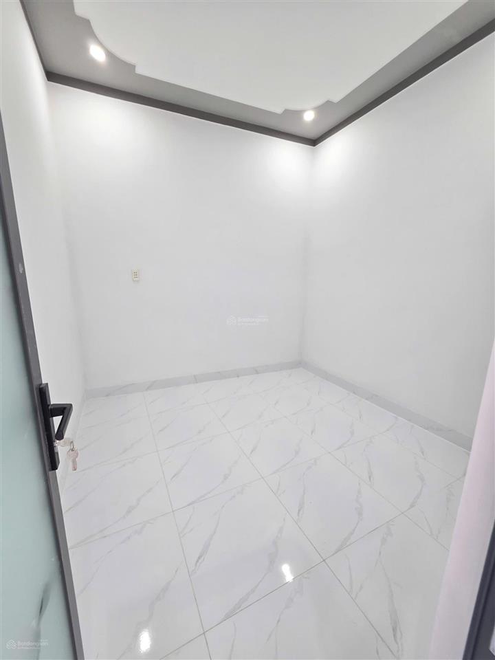 Bán nhà 1 trệt 1 lầu cách vincom dĩ an 800m. nhà 2pn tiện ích xung quanh rất nhiều, giá rẻ 2,48 tỷ