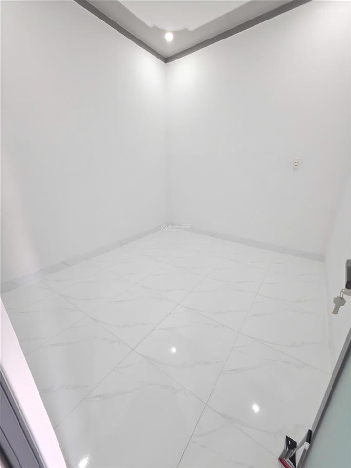Bán nhà 1 trệt 1 lầu cách vincom dĩ an 800m. nhà 2pn tiện ích xung quanh rất nhiều, giá rẻ 2,48 tỷ