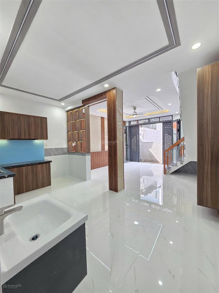 Bán nhà 1 trệt 1 lầu cách vincom dĩ an 800m. nhà 2pn tiện ích xung quanh rất nhiều, giá rẻ 2,48 tỷ