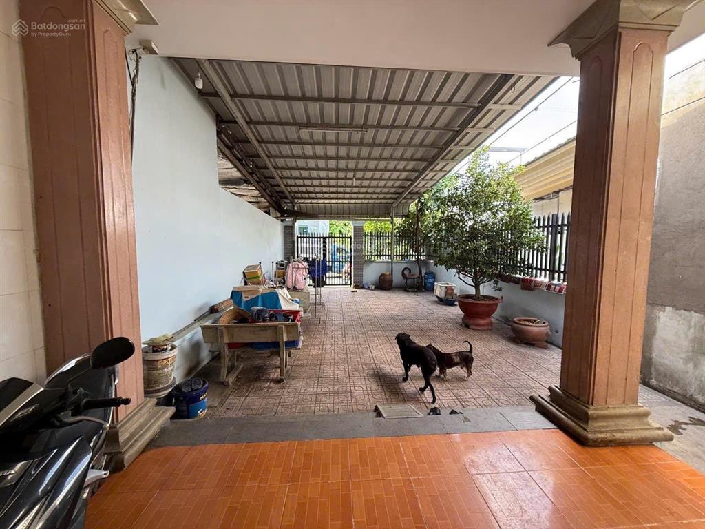 Giảm 500tr chỉ còn 3tỷ790, cần bán nhanh căn nhà 183,6m2 (5,85x32m) p. bình hoà, tp. thuận an cũ