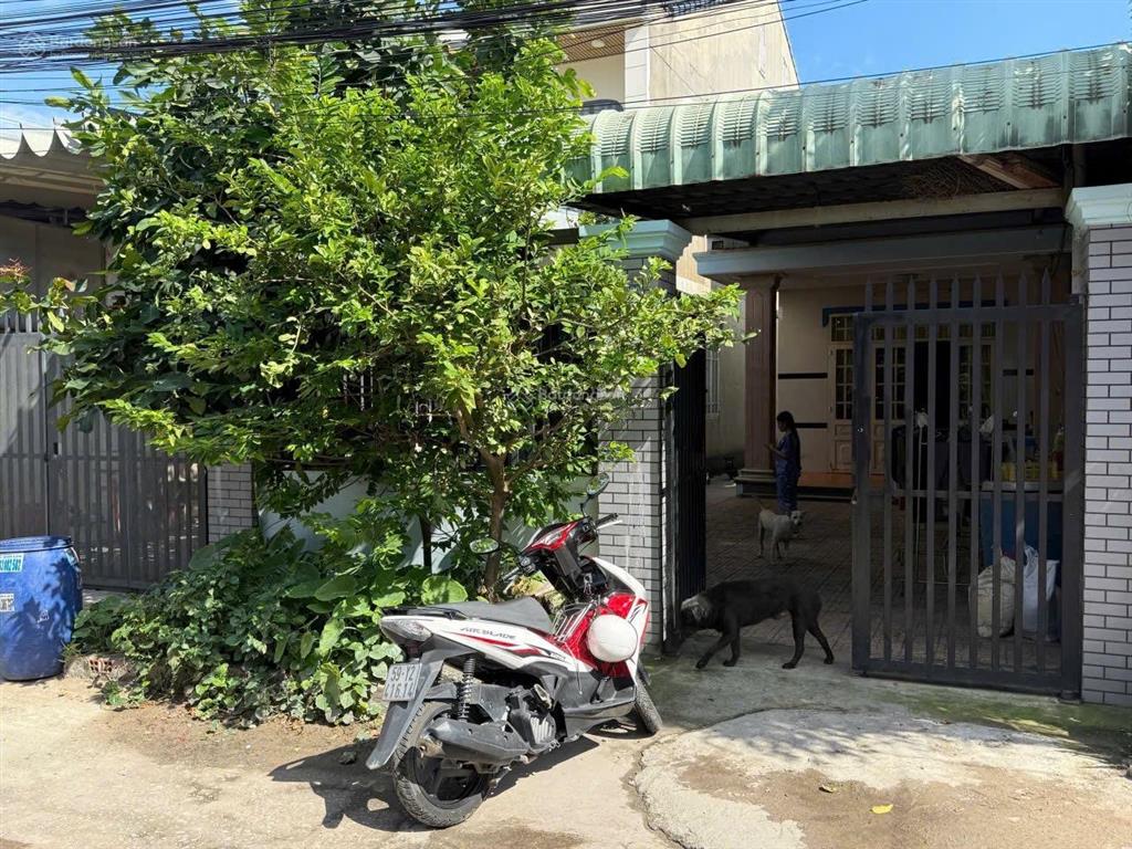 Giảm 500tr chỉ còn 3tỷ790, cần bán nhanh căn nhà 183,6m2 (5,85x32m) p. bình hoà, tp. thuận an cũ