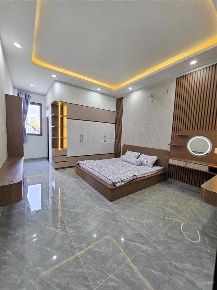 Bán nhà mới 100% 1 trệt 2 lầu kdc đẹp đồng bộ, gần vincom 550 dĩ an & vsip 1. giá 5,68 tỷ tl