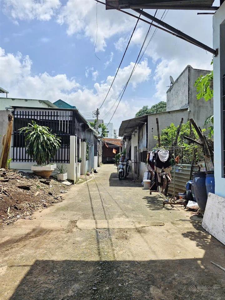 Bán lô đất ngang 9,24m phường tân đông hiệp, dĩ an, ngay sau chợ. tổng 169,7m2 giá 2,69 tỷ tl