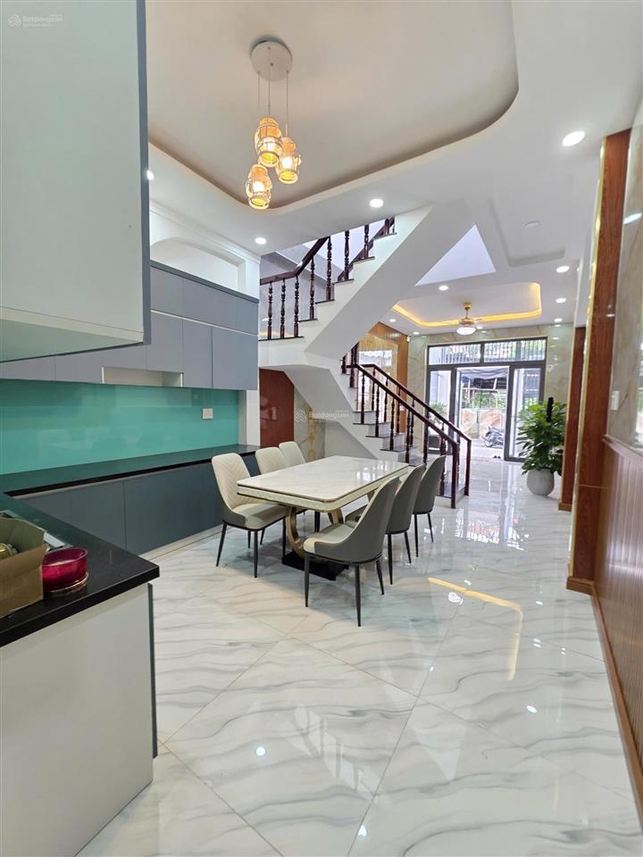 Bán nhà mới sát nách làng đh thủ đức. nhà 1 trệt 1 lầu 4pn đầy đủ công năng, dt 73,2m2 giá 4,09 tỷ