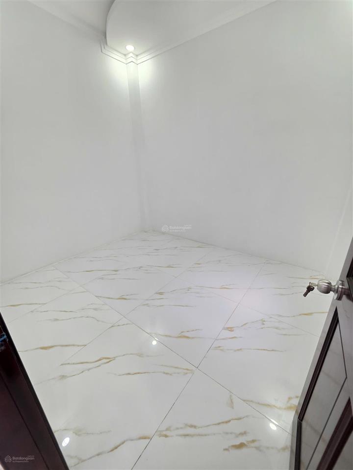 Bán nhà mới sát nách làng đh thủ đức. nhà 1 trệt 1 lầu 4pn đầy đủ công năng, dt 73,2m2 giá 4,09 tỷ