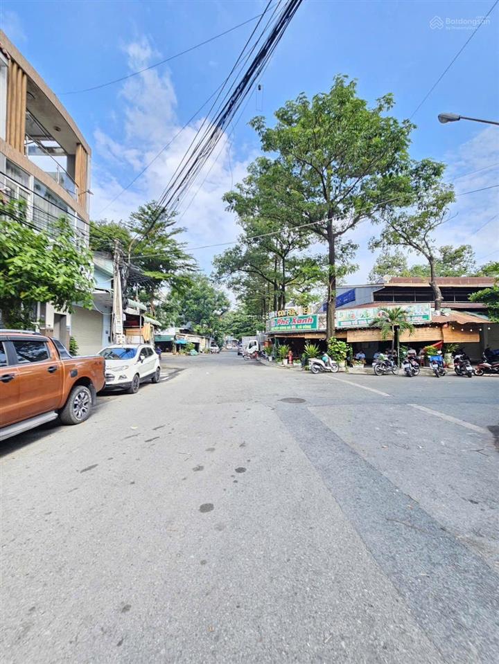 Bán nhà mặt tiền kinh doanh quá đẹp, đang cho thuê 9,5tr/tháng ổn định. dt 90m2 kdc sóng thần dĩ an