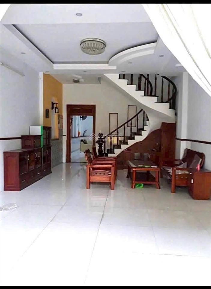 Bán nhà mặt tiền kinh doanh quá đẹp, đang cho thuê 9,5tr/tháng ổn định. dt 90m2 kdc sóng thần dĩ an