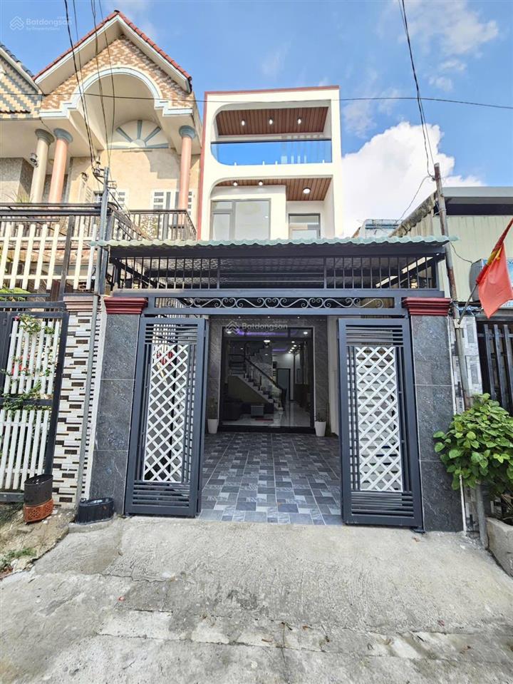 Bán nhà mới sát nách làng đh thủ đức p.đông hoà dĩ an. nhà 1trệt 1lầu 76,6m2 có 3pn. giá 4,39tỷ tl