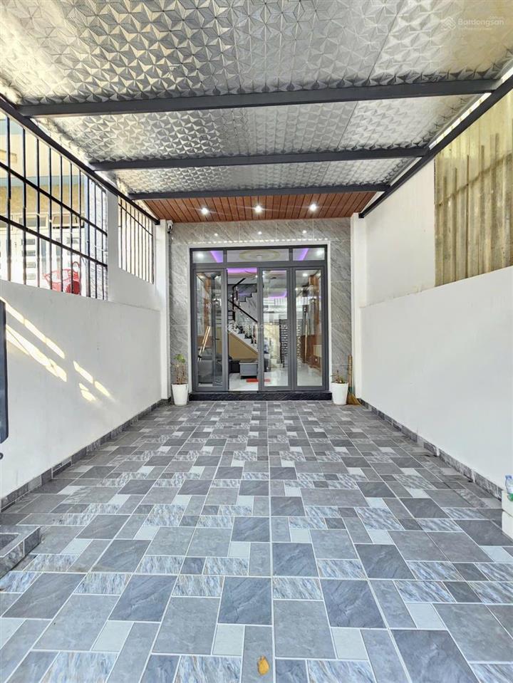 Bán nhà mới sát nách làng đh thủ đức p.đông hoà dĩ an. nhà 1trệt 1lầu 76,6m2 có 3pn. giá 4,39tỷ tl