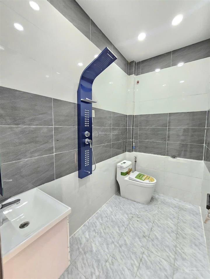 Bán nhà mới sát nách làng đh thủ đức p.đông hoà dĩ an. nhà 1trệt 1lầu 76,6m2 có 3pn. giá 4,39tỷ tl