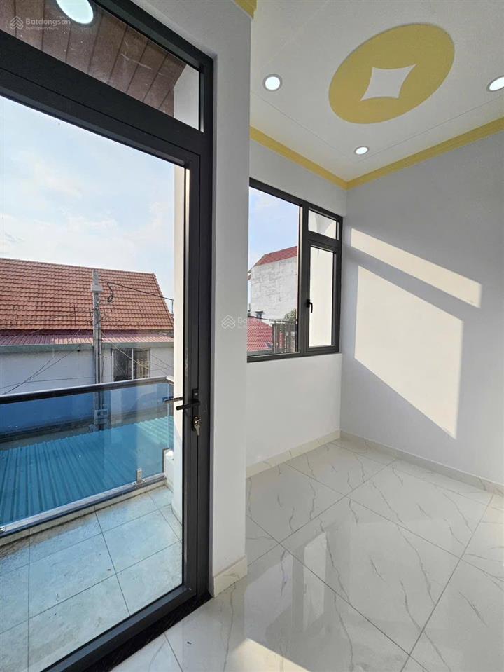 Bán nhà mới sát nách làng đh thủ đức p.đông hoà dĩ an. nhà 1trệt 1lầu 76,6m2 có 3pn. giá 4,39tỷ tl