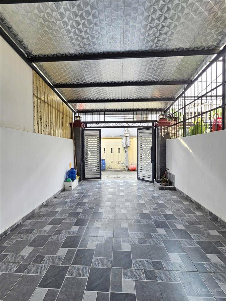 Bán nhà mới sát nách làng đh thủ đức p.đông hoà dĩ an. nhà 1trệt 1lầu 76,6m2 có 3pn. giá 4,39tỷ tl