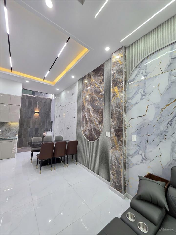 Bán nhà phố 1 trệt 2 lầu hoàn công, dtsd 176m2 có 4pn khu dân cư rất đẹp, giá chỉ 4,59 tỷ tl