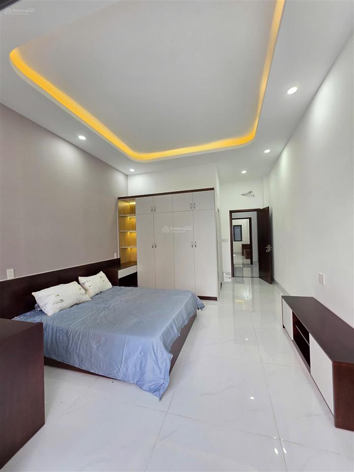 Bán nhà phố 1 trệt 2 lầu hoàn công, dtsd 176m2 có 4pn khu dân cư rất đẹp, giá chỉ 4,59 tỷ tl