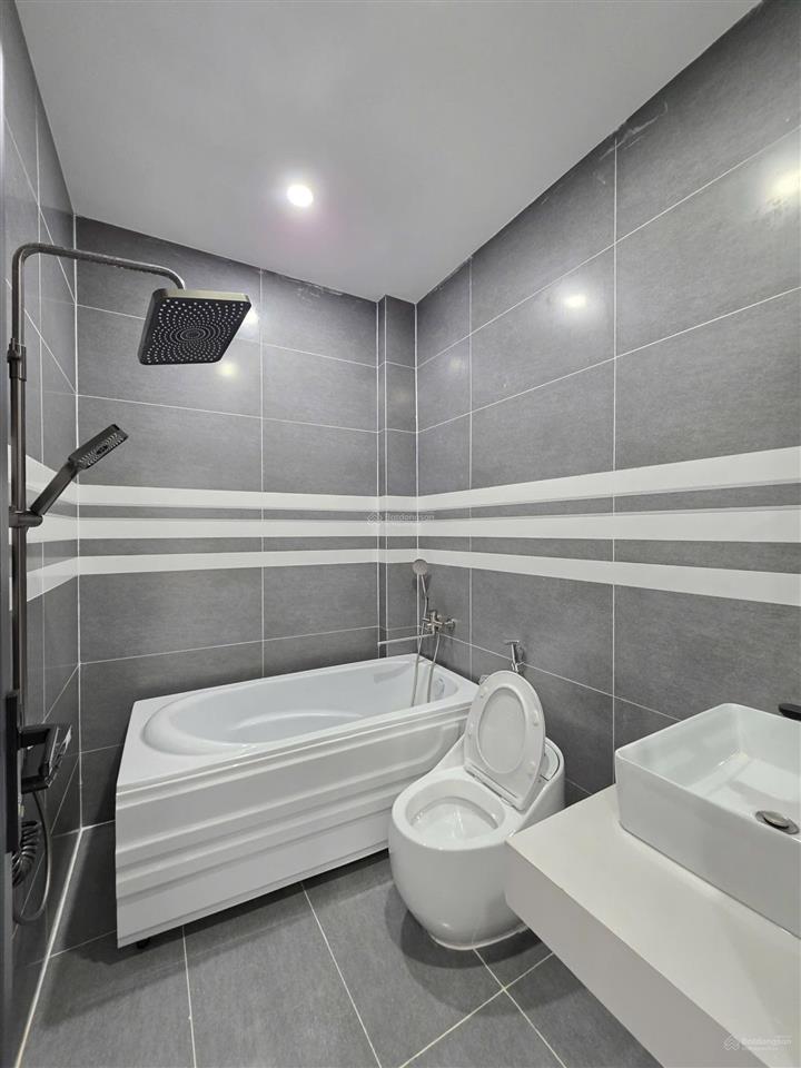 Bán nhà phố 1 trệt 2 lầu hoàn công, dtsd 176m2 có 4pn khu dân cư rất đẹp, giá chỉ 4,59 tỷ tl