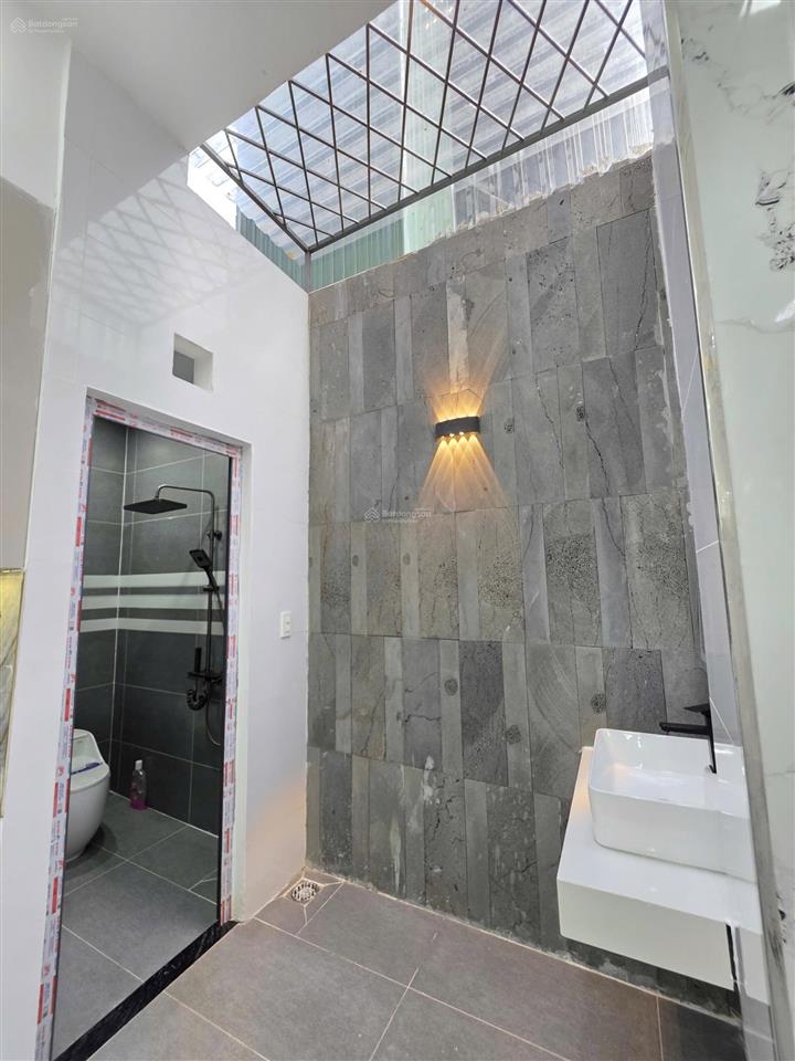 Bán nhà phố 1 trệt 2 lầu hoàn công, dtsd 176m2 có 4pn khu dân cư rất đẹp, giá chỉ 4,59 tỷ tl