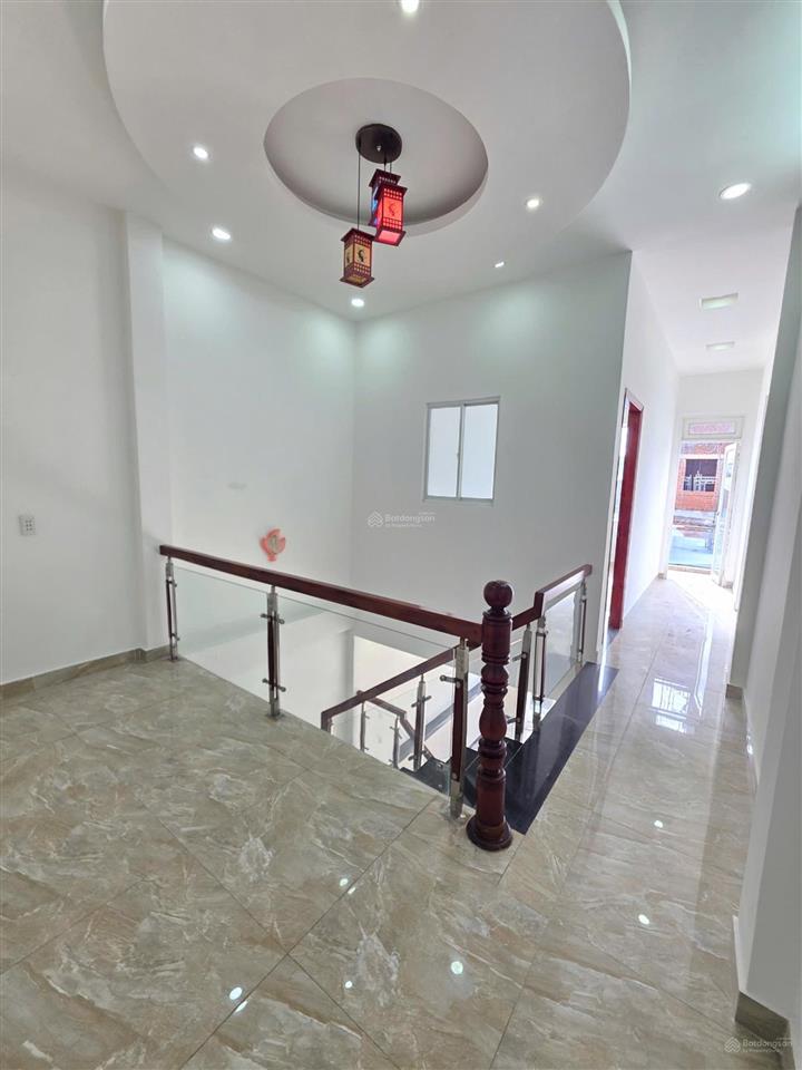 Bán nhà 2 mặt thoáng rất gần go dĩ an (phía sau go), dt 89,7m2, giá chỉ 3,93 tỷ thương lượng mạnh