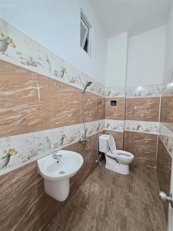 Bán nhà 2 mặt thoáng rất gần go dĩ an (phía sau go), dt 89,7m2, giá chỉ 3,93 tỷ thương lượng mạnh