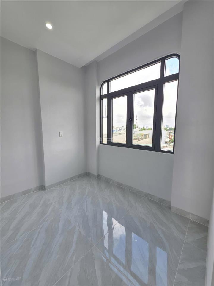 Bán nhà mới 1 trệt 2 lầu, 3 phòng ngủ, 3 vệ sinh, gần chợ dĩ an 1 chỉ 500m. giá chỉ 4,59 tỷ tl.