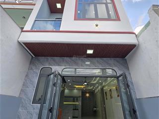 Bán nhà mới 1 trệt 2 lầu, 3 phòng ngủ, 3 vệ sinh, gần chợ dĩ an 1 chỉ 500m. giá chỉ 4,59 tỷ tl.