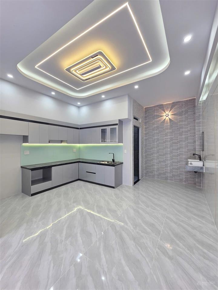 Bán nhà mới 1 trệt 2 lầu, 3 phòng ngủ, 3 vệ sinh, gần chợ dĩ an 1 chỉ 500m. giá chỉ 4,59 tỷ tl.