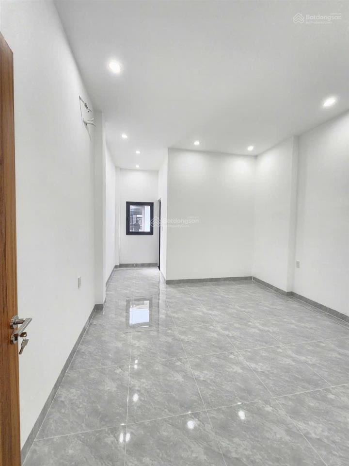 Bán nhà 1 trệt 2 lầu kdc thuận giao gần aeon thuận an, rẻ hơn nhà bên cạnh hơn 1 tỷ. 4,95 tỷ (tl)