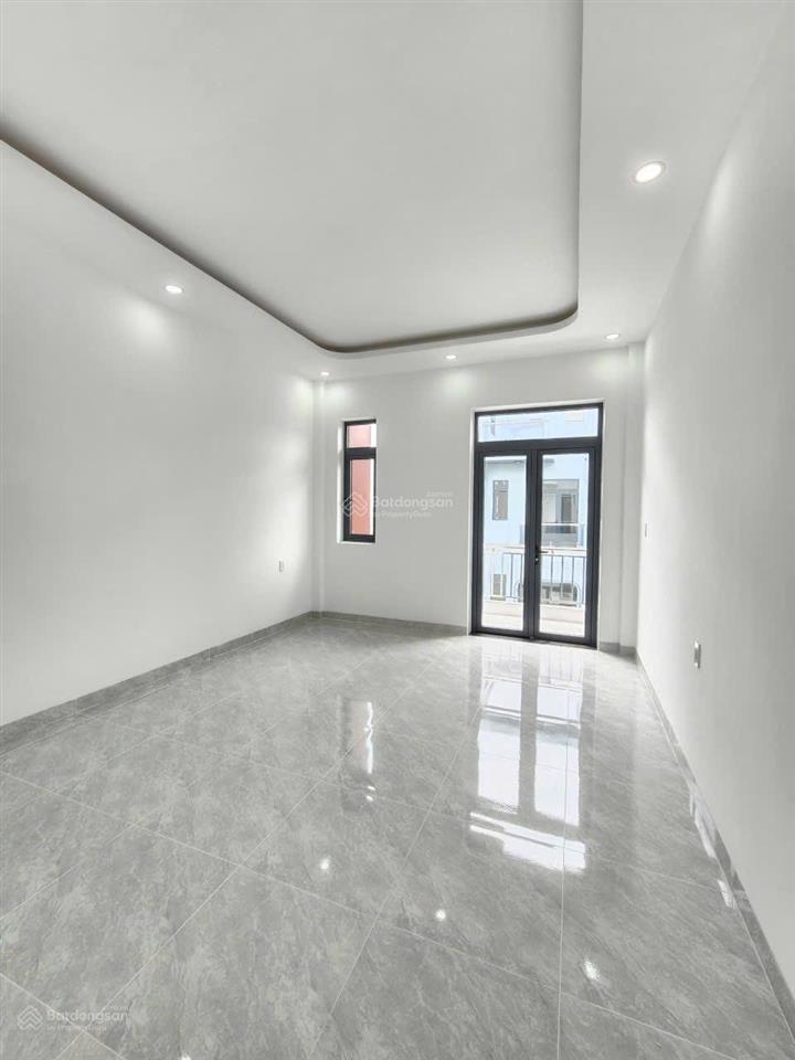 Bán nhà 1 trệt 2 lầu kdc thuận giao gần aeon thuận an, rẻ hơn nhà bên cạnh hơn 1 tỷ. 4,95 tỷ (tl)