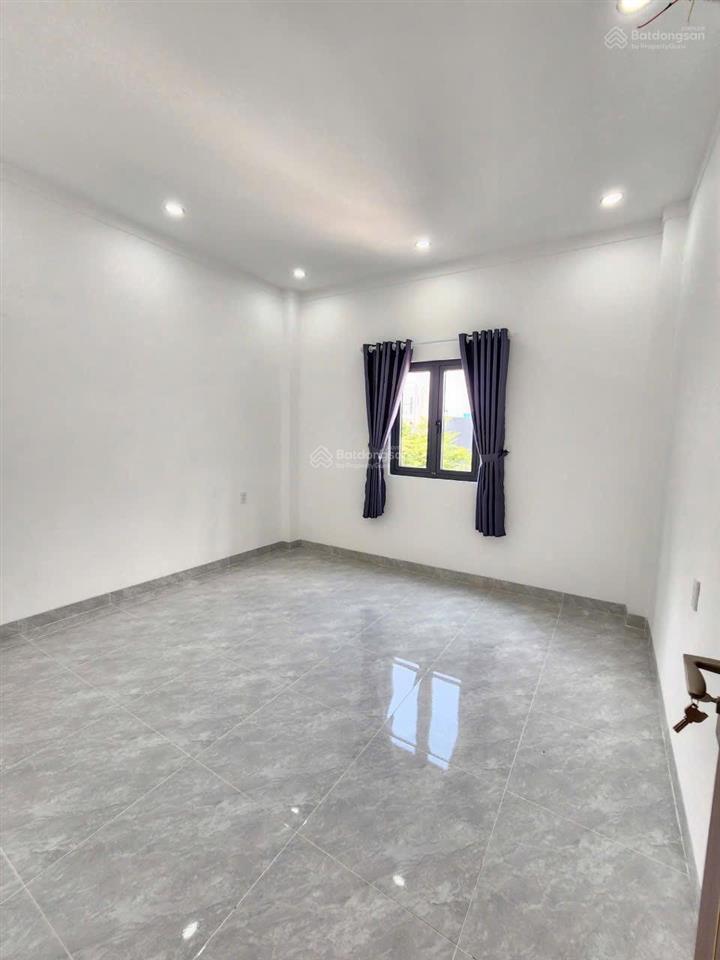 Bán nhà 1 trệt 2 lầu kdc lộc phát gần aeon thuận an, rẻ hơn nhà bên cạnh hơn 1 tỷ. 4,95 tỷ (tl)