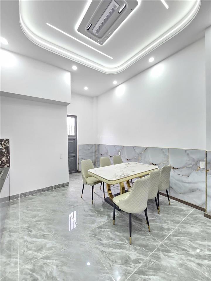 Bán nhà xây mới 3 mặt thoáng kdc đẹp, giá rẻ hơn thị trường 700 triệu. giá 4,69 tỷ (thương lượng)