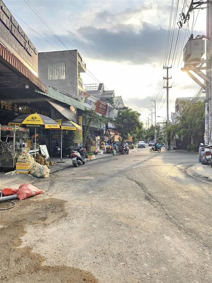 Bán nhà 1 trệt 1 lầu 99m2 gần go dĩ an. đường 8m thông 2 đầu, kinh doanh hoặc đặt văn phòng cty ok