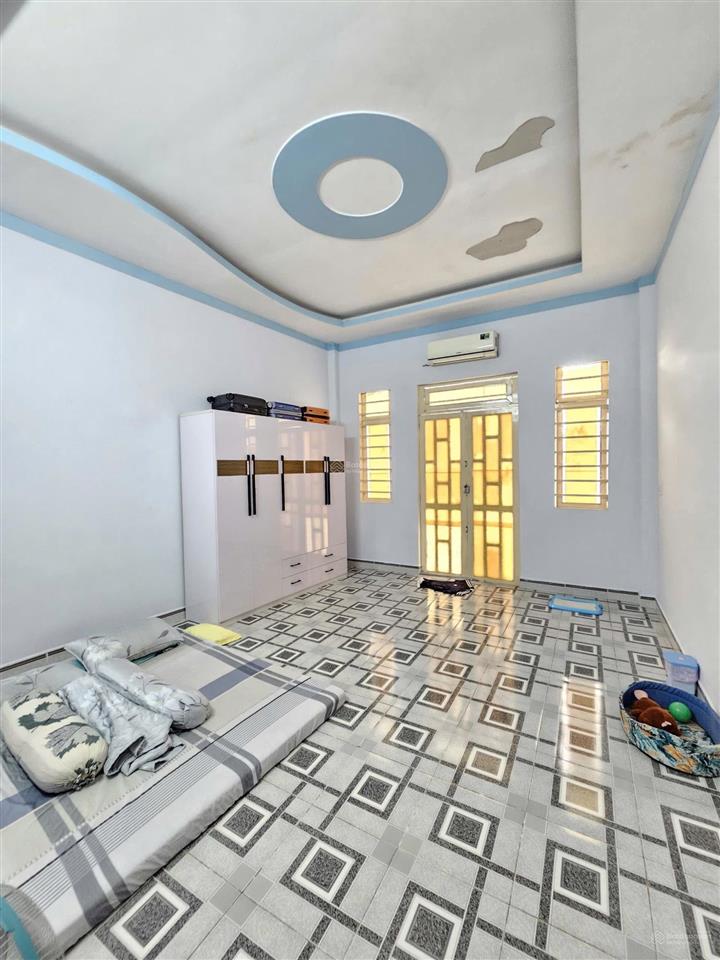 Bán nhà 1 trệt 1 lầu 99m2 gần go dĩ an. đường 8m thông 2 đầu, kinh doanh hoặc đặt văn phòng cty ok