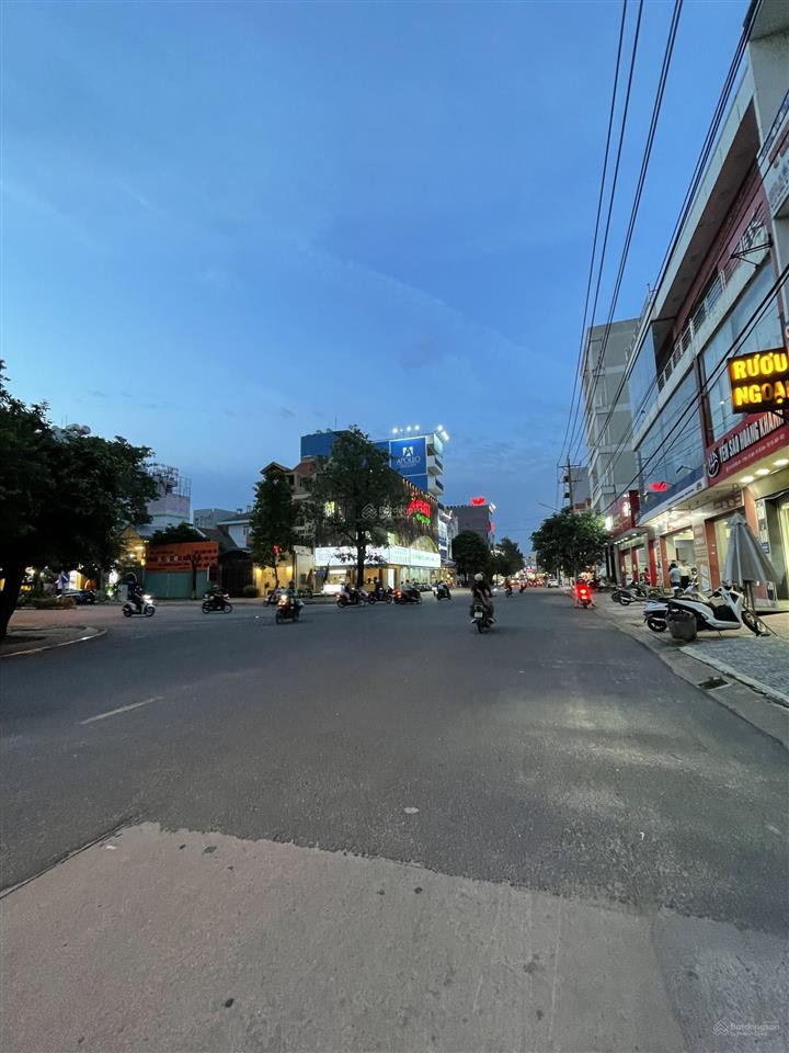 Bán đất mặt tiền đường m, trung tâm hành chính dĩ an, trục đường sầm uất tại tp dĩ an. giá 8,29 tỷ
