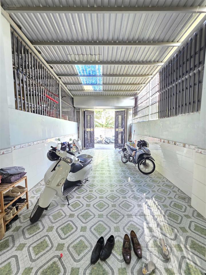 Căn này thực sự quá rẻ. bán nhà gần chợ đông hòa dt 101m2 (4x25m) đường ôtô. giá 4,99 tỷ (tl)