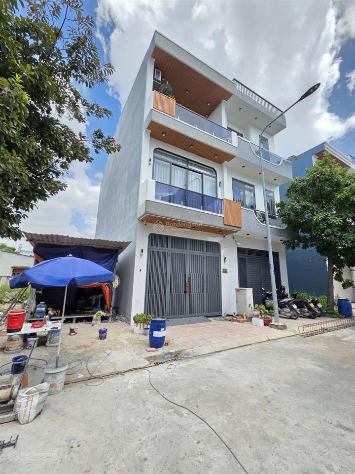 Bán rẻ đất kdc gần ngã tư bình chuẩn thuận an. dt 82,3m2 (4,5x19m) thổ cư 100%. giá 3 tỷ 050 (tl)