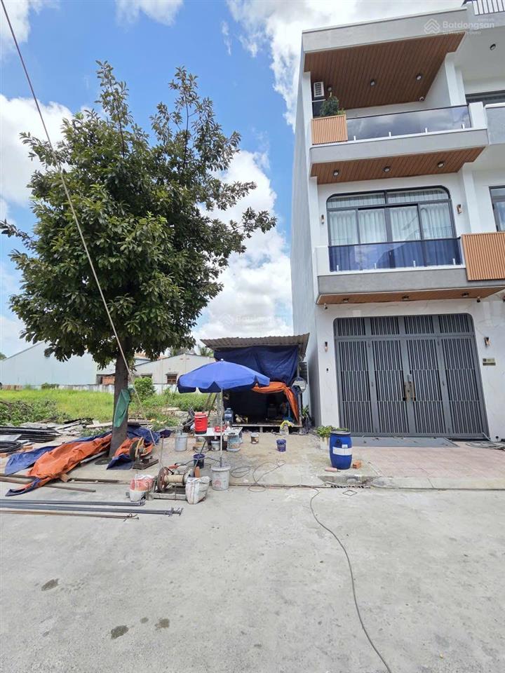 Bán rẻ đất kdc gần ngã tư bình chuẩn thuận an. dt 82,3m2 (4,5x19m) thổ cư 100%. giá 3 tỷ 050 (tl)
