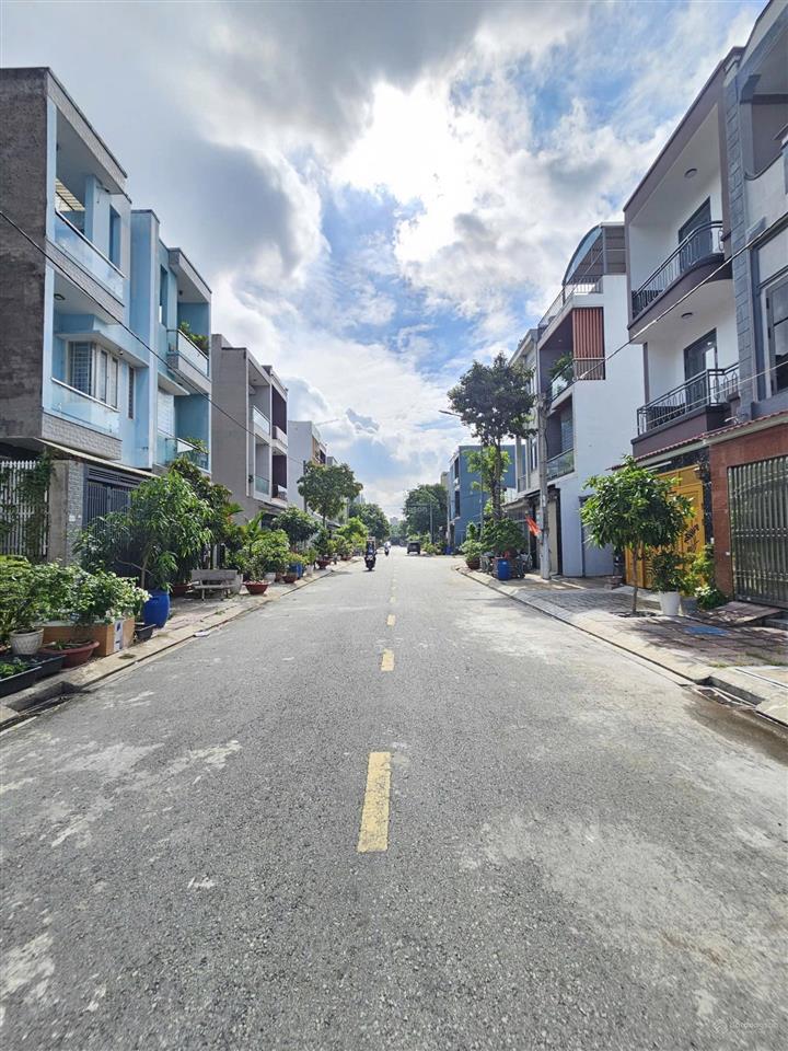 Bán rẻ lô đất kdc đối diện chung cư bcons solary tp. dĩ an. giá 3,33 tỷ (còn thương lượng)