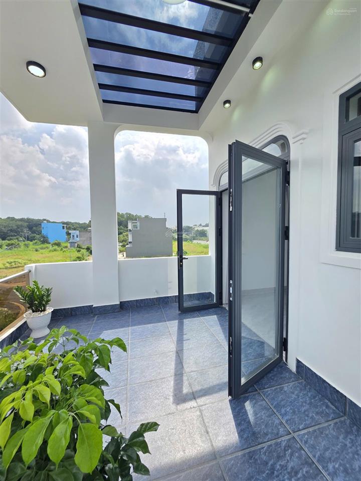 Bán nhà rẻ 1 trệt 2 lầu gần vòng xoay kim hằng. nhà mới 3pn giá cực tốt chỉ 3,18 tỷ (thương lượng)